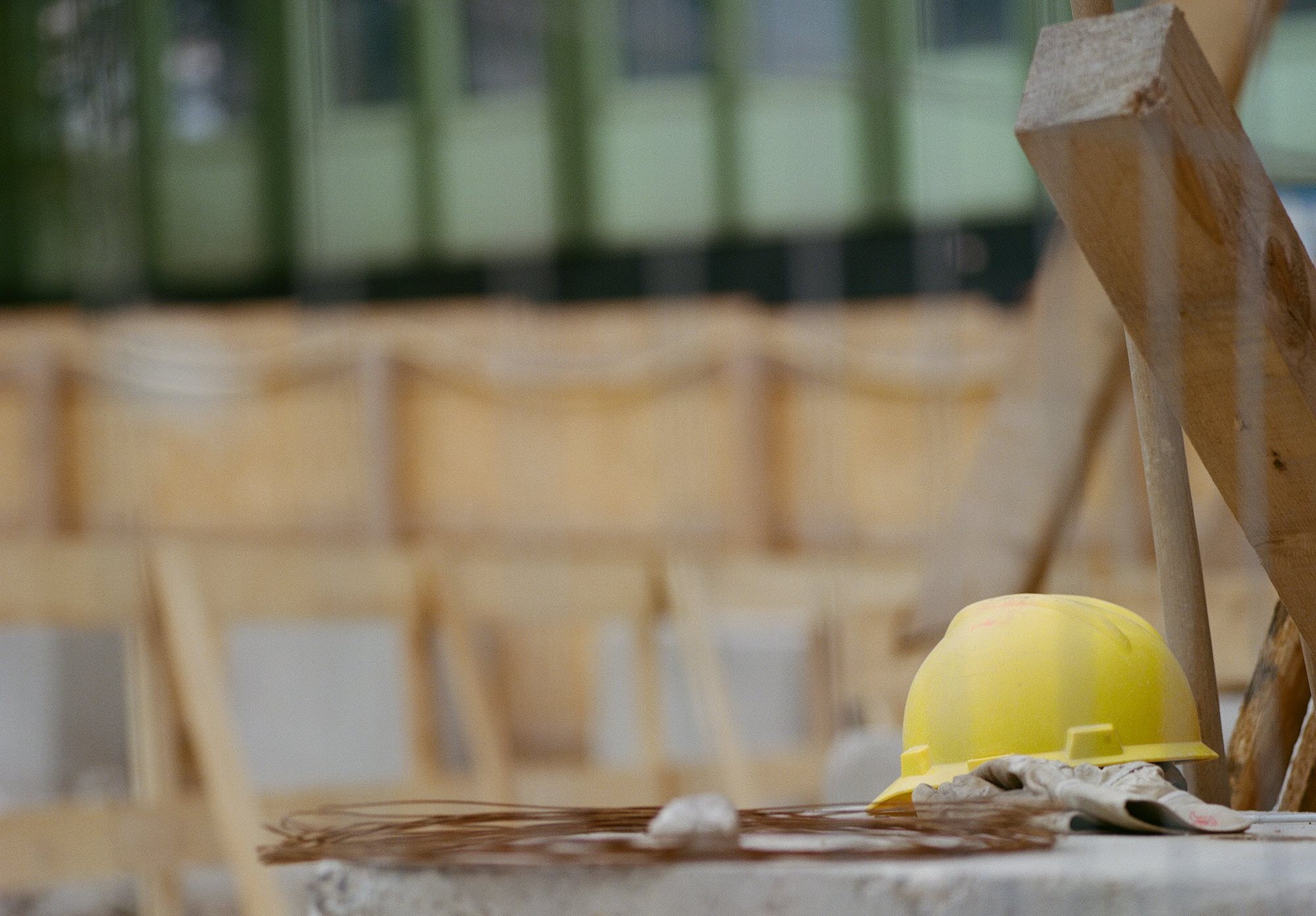 photo of a construction helmet 